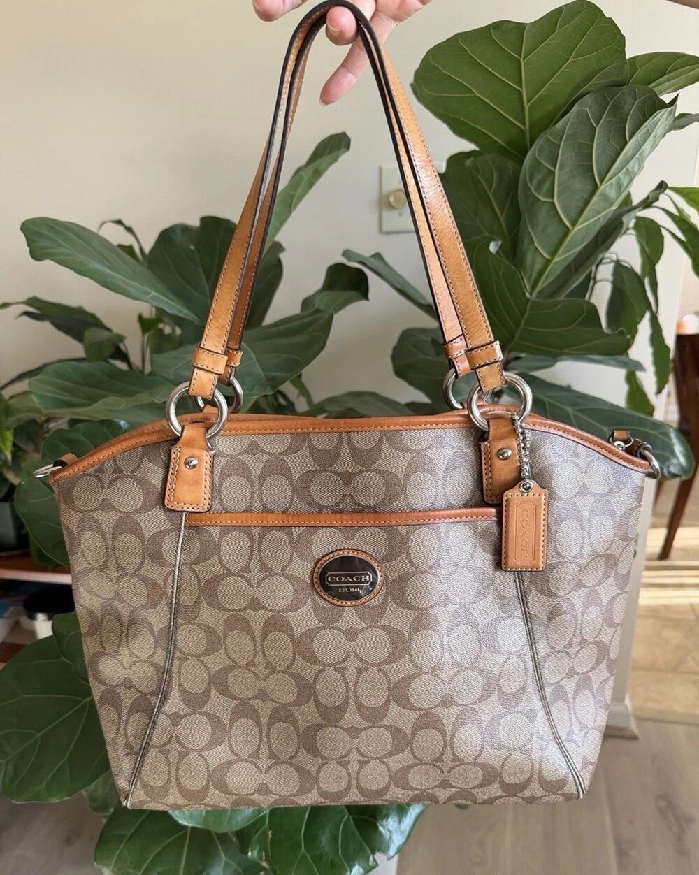 Coach Peyton Signature Pocket Tote shoulder bag style F19817 Tan/Brown Color